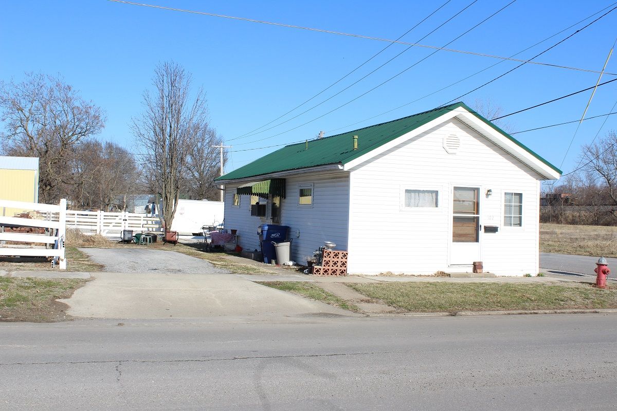 118 N Monroe St, Brookfield, MO 64628